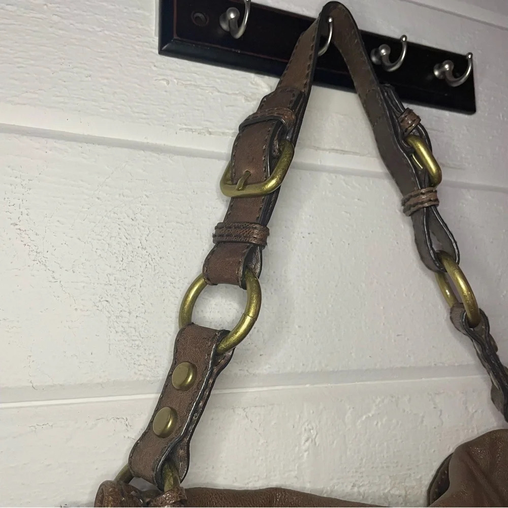 Fossil Long Live Vintage Brown Leather Brass
Studded Shoulder Hobo Bag Purse - Picture 6 of 17